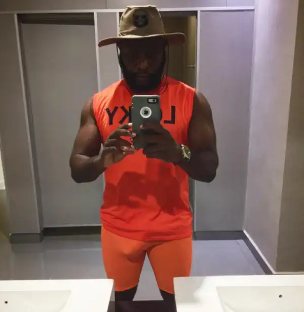 Joro Olumofin puts his eggplant on display (photo)